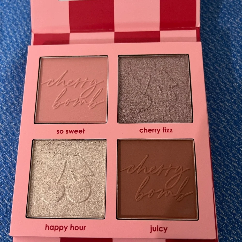 NIB Ciate London Cherry Bomb Blush and Highlighter Palette
